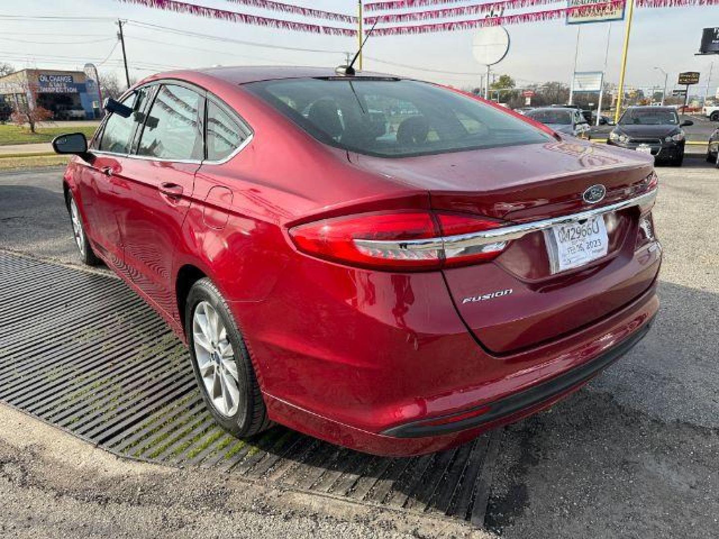 2017 RED Ford FUS SE (3FA6P0HD0HR) with an 1.5L L4 DOHC 16V engine, 6-Speed Automatic transmission, located at 2715 W Pioneer Pkwy, Arlington, TX, 76013, (817) 265-9009, 32.710262, -97.153236 - Photo#8