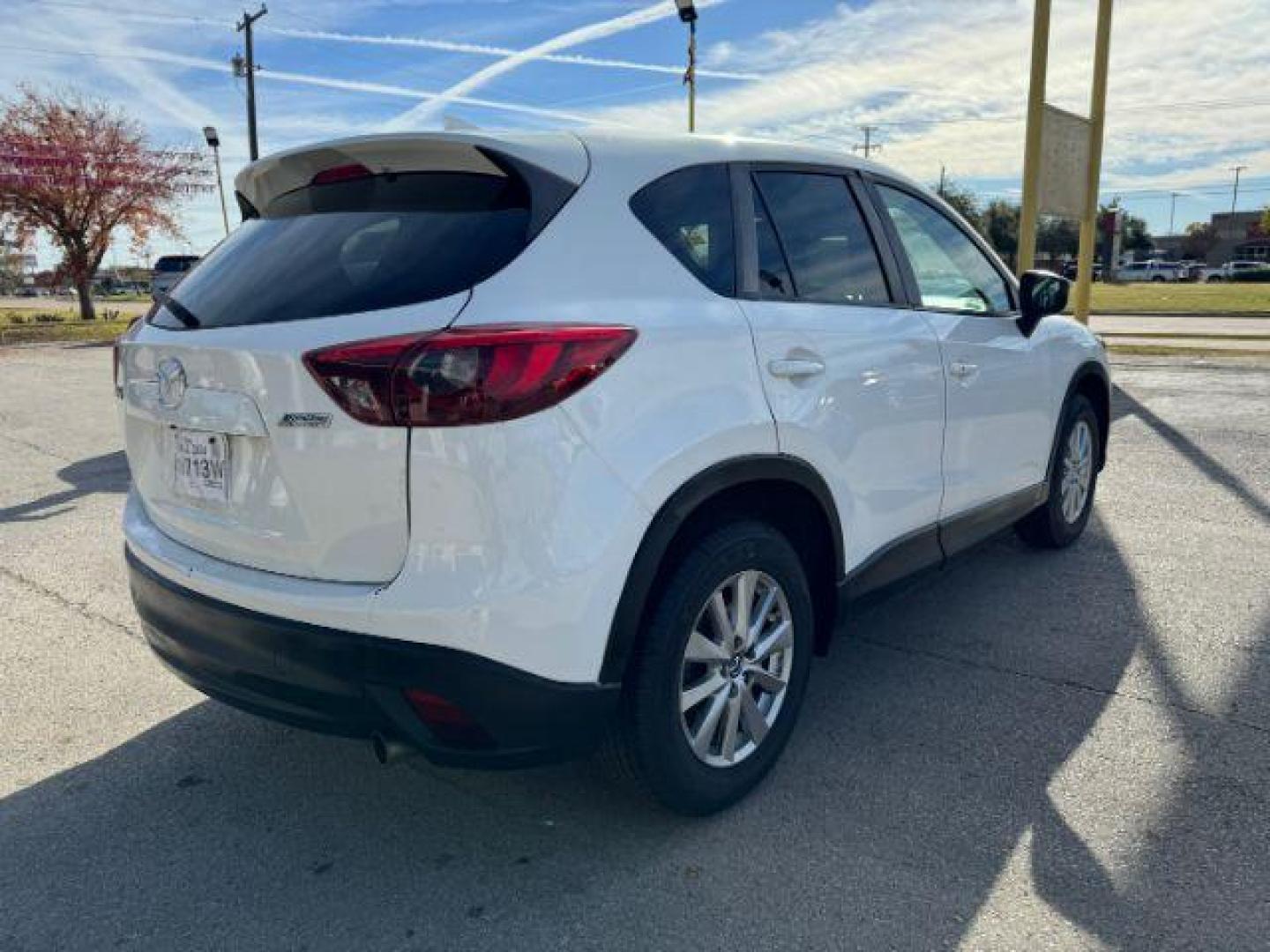 2016 White Mazda CX-5 Touring (JM3KE2CY5G0) with an 2.5L L4 DOHC 16V engine, 6-Speed Automatic transmission, located at 2715 W Pioneer Pkwy, Arlington, TX, 76013, (817) 265-9009, 32.710262, -97.153236 - Photo#6