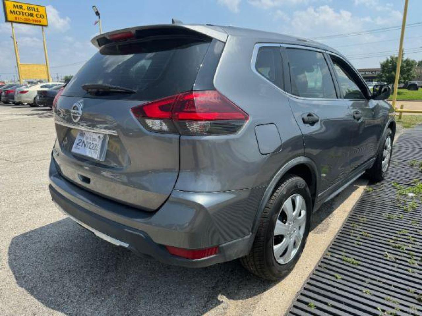 2019 GRAY Nissan Rogue S 2WD (JN8AT2MT7KW) with an 2.5L L4 DOHC 16V engine, Continuously Variabl transmission, located at 2715 W Pioneer Pkwy, Arlington, TX, 76013, (817) 265-9009, 32.710262, -97.153236 - Photo#6