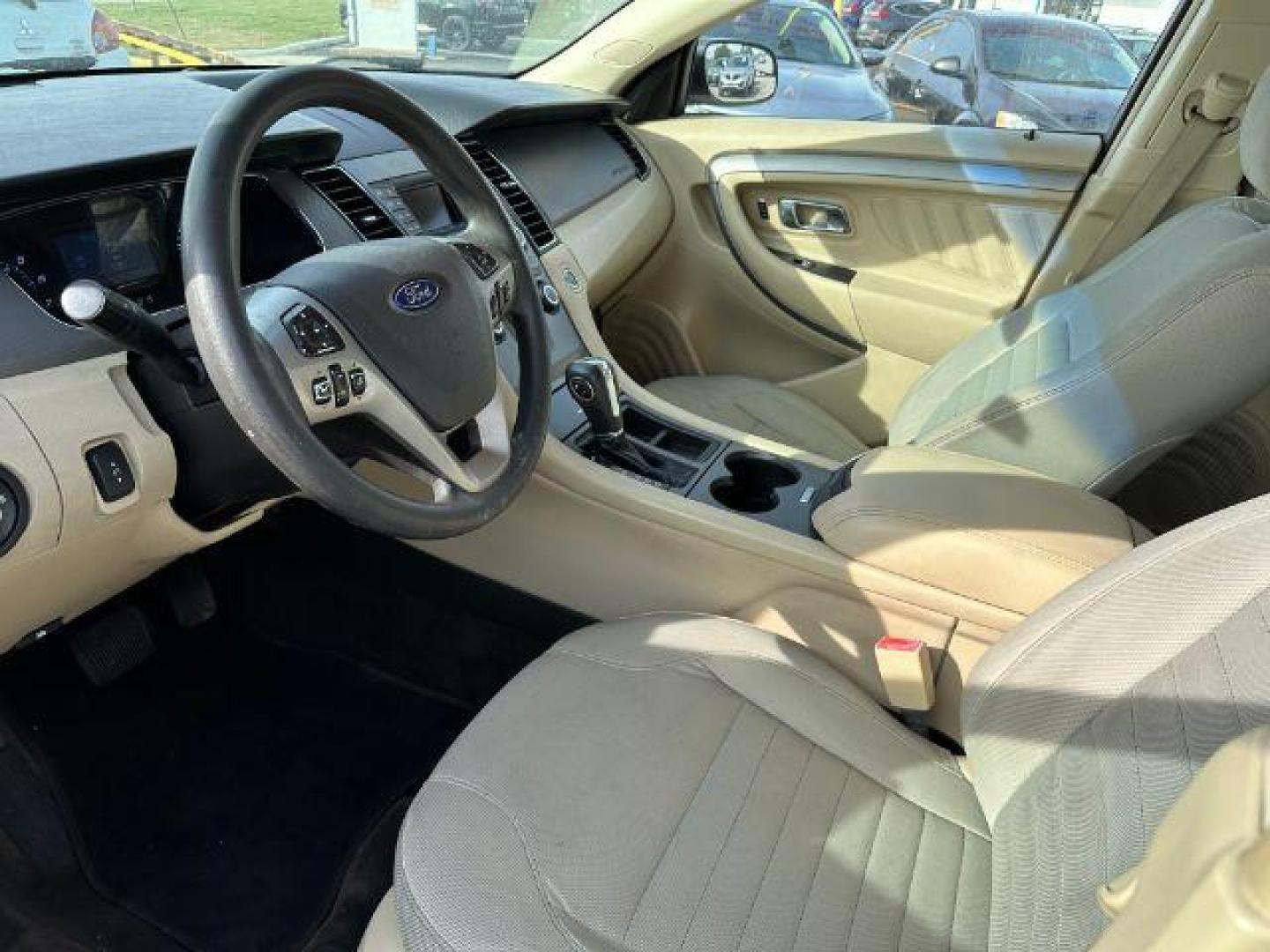 2016 SILVER Ford Taurus SE FWD (1FAHP2D8XGG) with an 3.5L V6 DOHC 24V engine, 6-Speed Automatic transmission, located at 2715 W Pioneer Pkwy, Arlington, TX, 76013, (817) 265-9009, 32.710262, -97.153236 - Photo#14