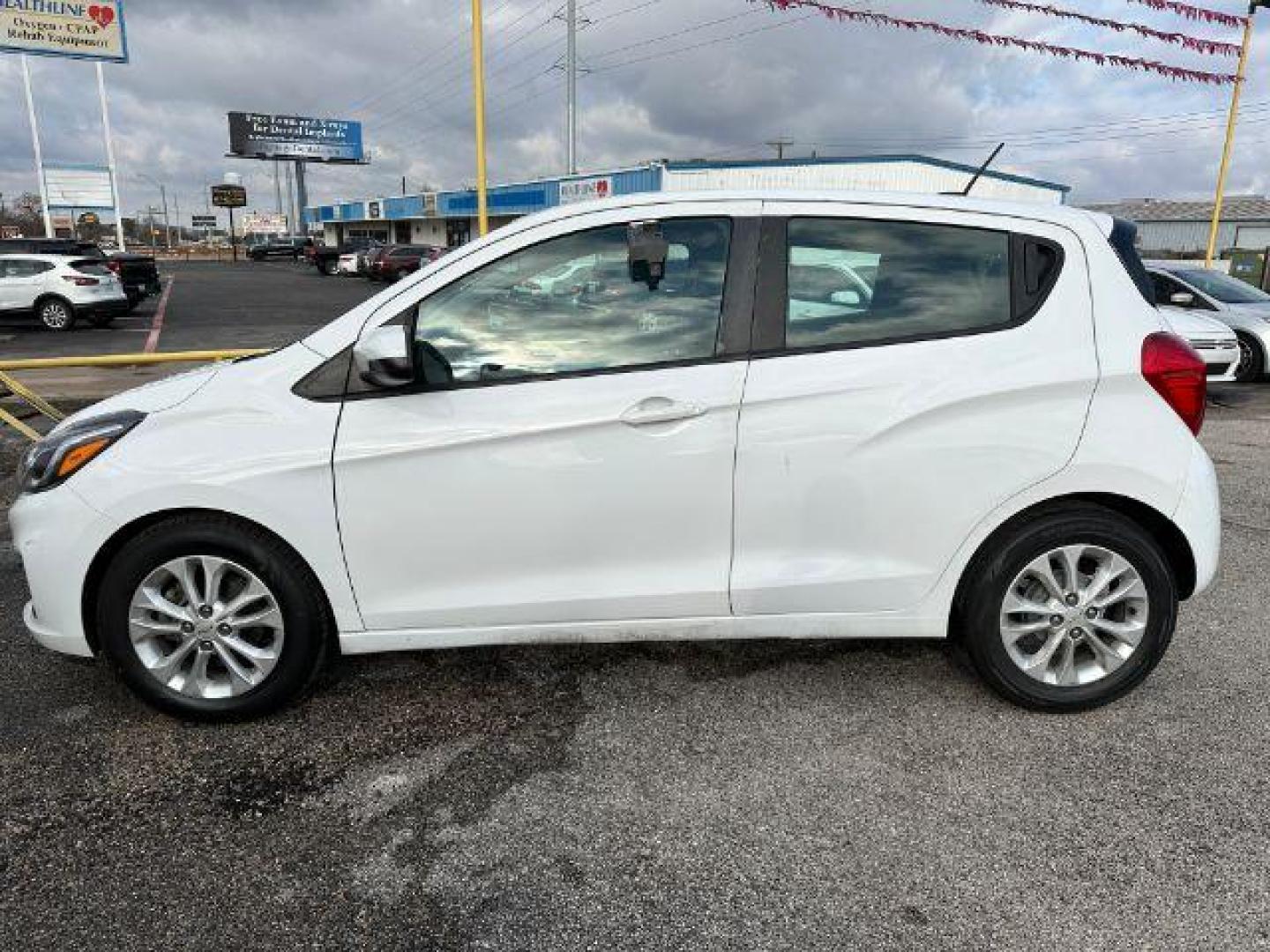 2020 WHITE Chevrolet Spark 1LT CVT (KL8CD6SA6LC) with an 1.4L L4 16V DOHC engine, Continuously Variabl transmission, located at 2715 W Pioneer Pkwy, Arlington, TX, 76013, (817) 265-9009, 32.710262, -97.153236 - Photo#1