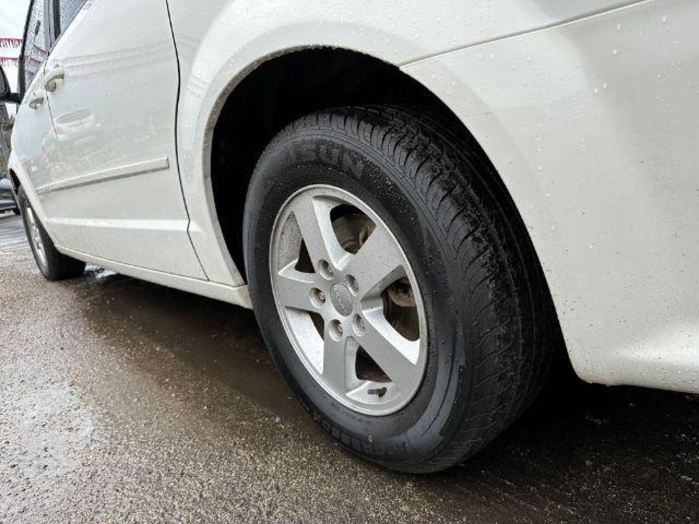 2012 Stone White Dodge Grand Caravan SXT (2C4RDGCG6CR) with an 3.6L V6 DOHC 24V engine, 6-Speed Automatic transmission, located at 2715 W Pioneer Pkwy, Arlington, TX, 76013, (817) 265-9009, 32.710262, -97.153236 - Photo#8