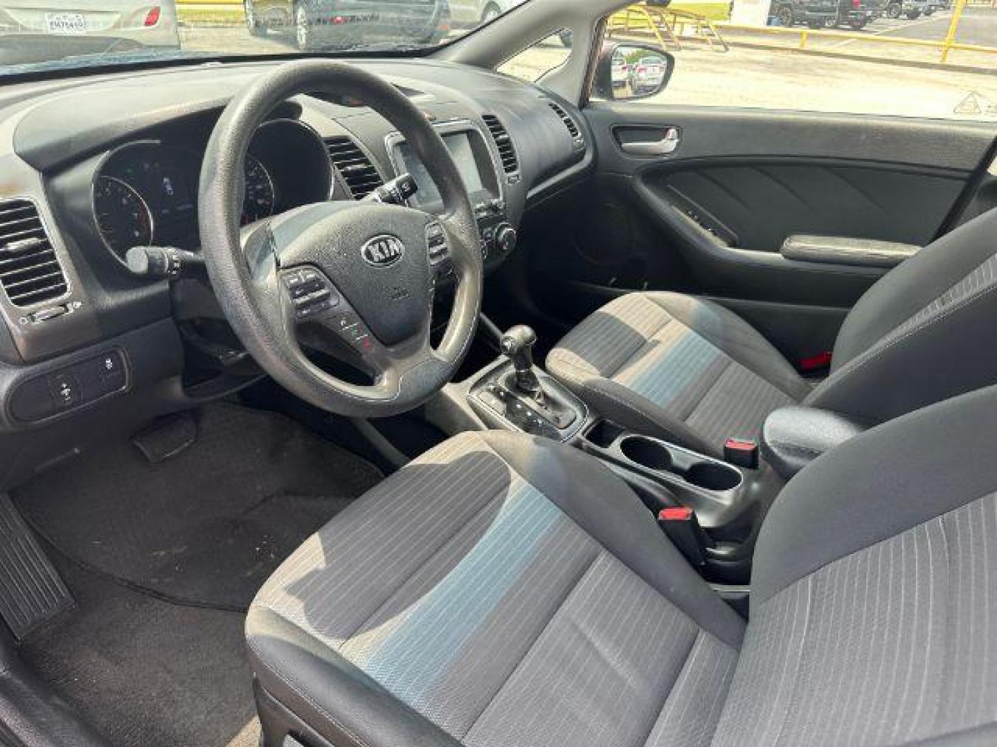 2018 RED Kia Forte LX 6M (3KPFL4A73JE) with an 2.0L L4 DOHC 16V engine, 6-Speed Manual transmission, located at 2715 W Pioneer Pkwy, Arlington, TX, 76013, (817) 265-9009, 32.710262, -97.153236 - Photo#32