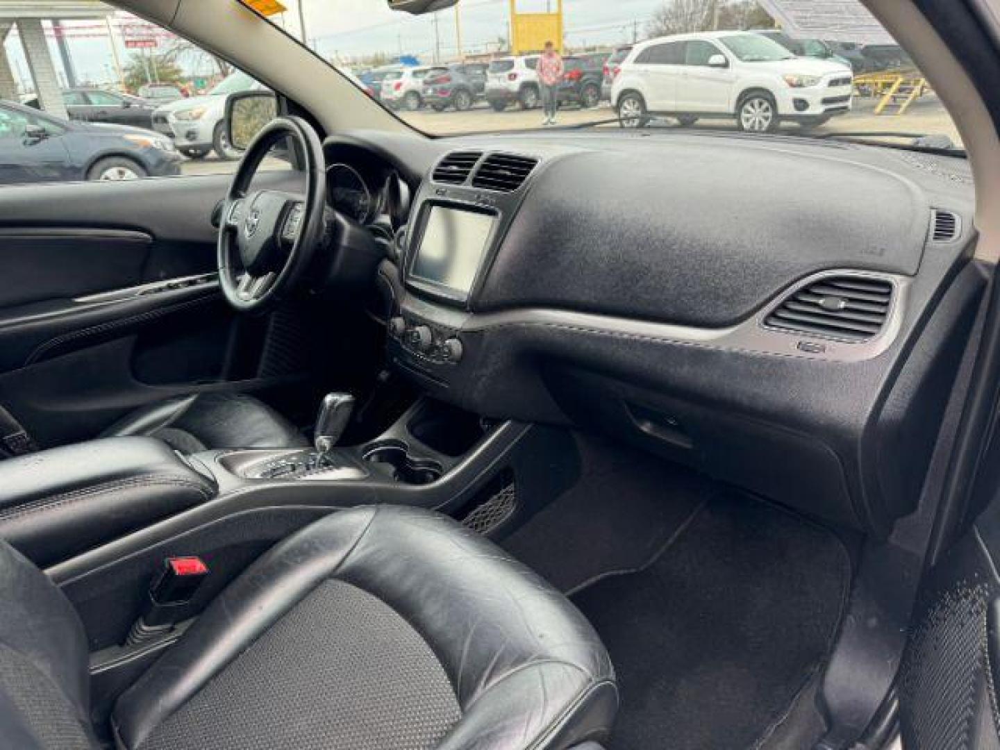 2017 WHITE Dodge Journey Crossroad FWD (3C4PDCGG7HT) with an 3.6L V6 DOHC 24V engine, 4-Speed Automatic transmission, located at 2715 W Pioneer Pkwy, Arlington, TX, 76013, (817) 265-9009, 32.710262, -97.153236 - Photo#13