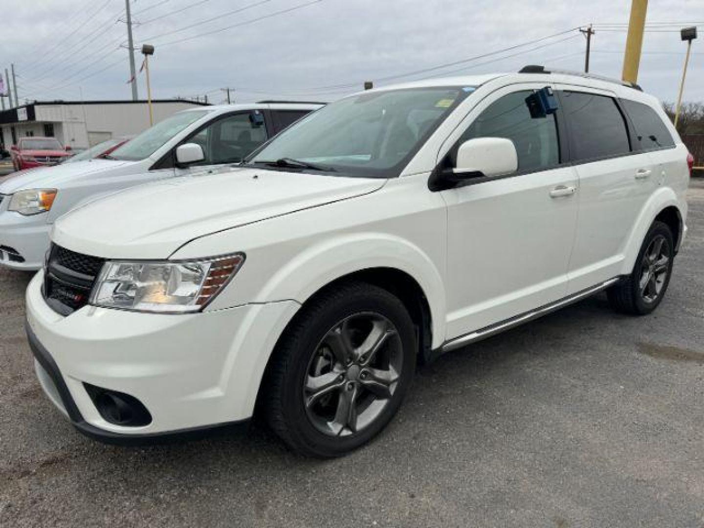 2017 WHITE Dodge Journey Crossroad FWD (3C4PDCGG7HT) with an 3.6L V6 DOHC 24V engine, 4-Speed Automatic transmission, located at 2715 W Pioneer Pkwy, Arlington, TX, 76013, (817) 265-9009, 32.710262, -97.153236 - Photo#2