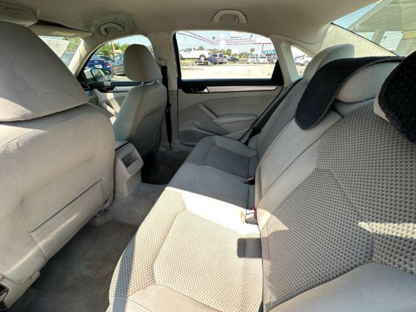 2012 GRAY Volkswagen Passat 2.5L S (1VWAH7A32CC) with an 2.5L L5 DOHC 2OV engine, 5-Speed Manual transmission, located at 2715 W Pioneer Pkwy, Arlington, TX, 76013, (817) 265-9009, 32.710262, -97.153236 - Photo#12