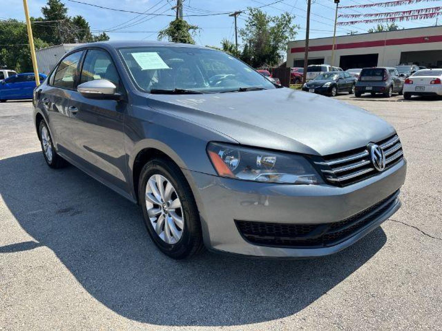 2012 GRAY Volkswagen Passat 2.5L S (1VWAH7A32CC) with an 2.5L L5 DOHC 2OV engine, 5-Speed Manual transmission, located at 2715 W Pioneer Pkwy, Arlington, TX, 76013, (817) 265-9009, 32.710262, -97.153236 - Photo#5