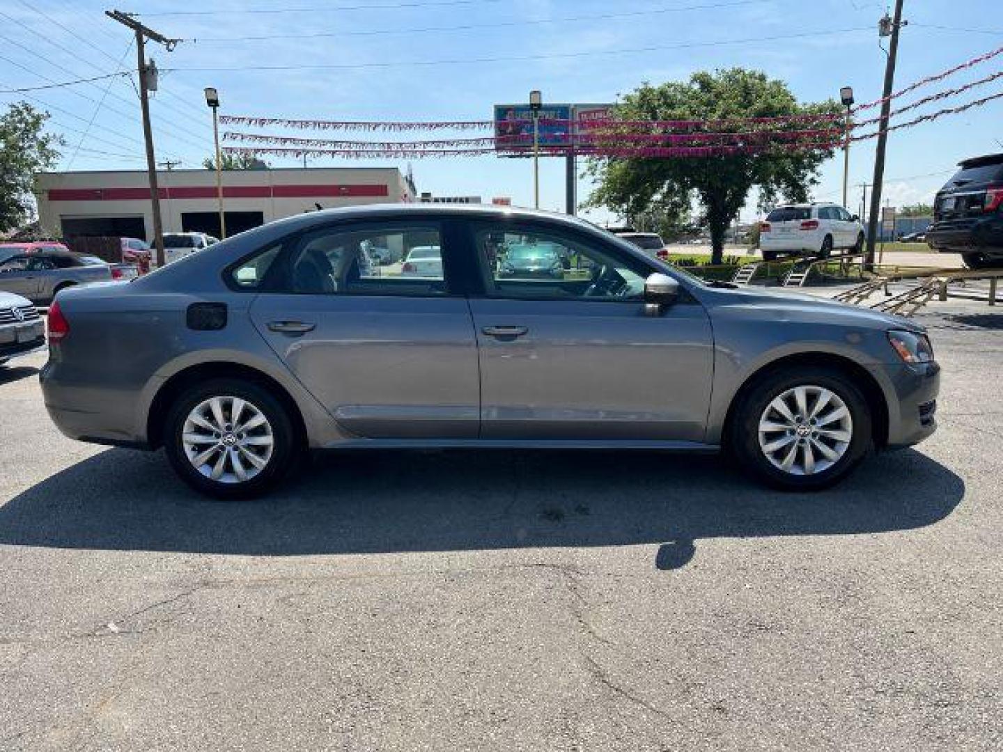 2012 GRAY Volkswagen Passat 2.5L S (1VWAH7A32CC) with an 2.5L L5 DOHC 2OV engine, 5-Speed Manual transmission, located at 2715 W Pioneer Pkwy, Arlington, TX, 76013, (817) 265-9009, 32.710262, -97.153236 - Photo#6