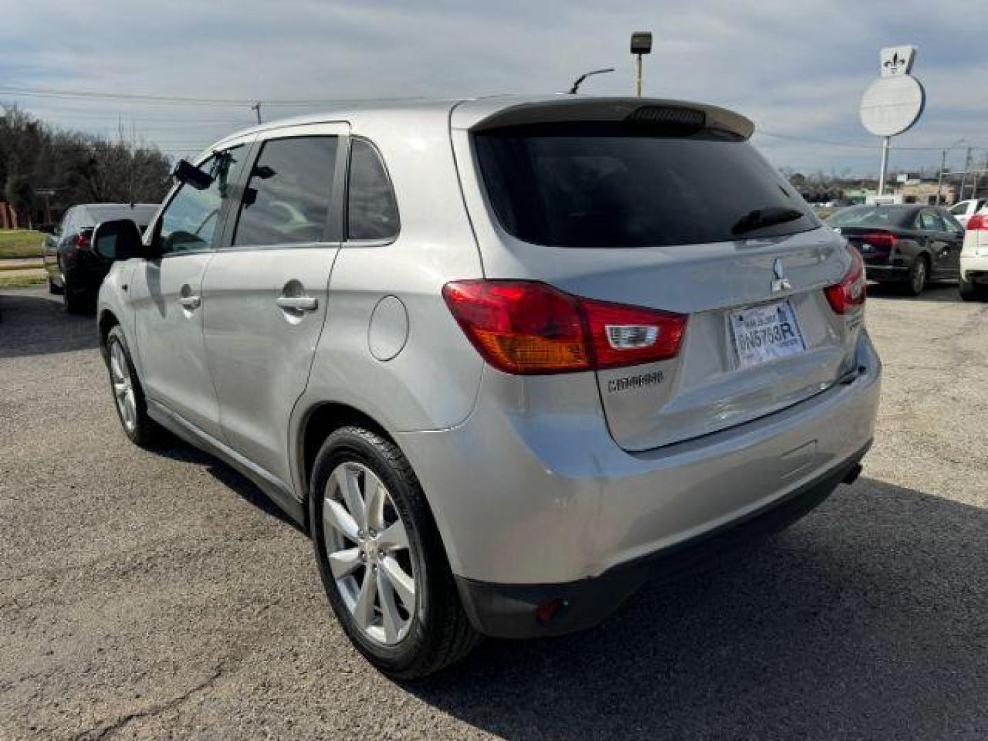 2013 SILVER Mitsubishi Outlander Sport SE 2WD (4A4AP4AU7DE) with an 2.0L L4 DOHC 16V engine, Continuously Variabl transmission, located at 2715 W Pioneer Pkwy, Arlington, TX, 76013, (817) 265-9009, 32.710262, -97.153236 - Photo#9