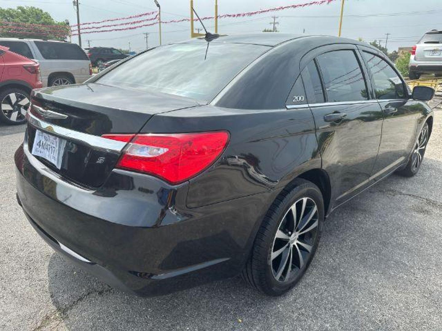 2013 BLACK Chrysler 200 Touring (1C3CCBBB4DN) with an 2.4L L4 DOHC 16V engine, 6-Speed Automatic transmission, located at 2715 W Pioneer Pkwy, Arlington, TX, 76013, (817) 265-9009, 32.710262, -97.153236 - Photo#5