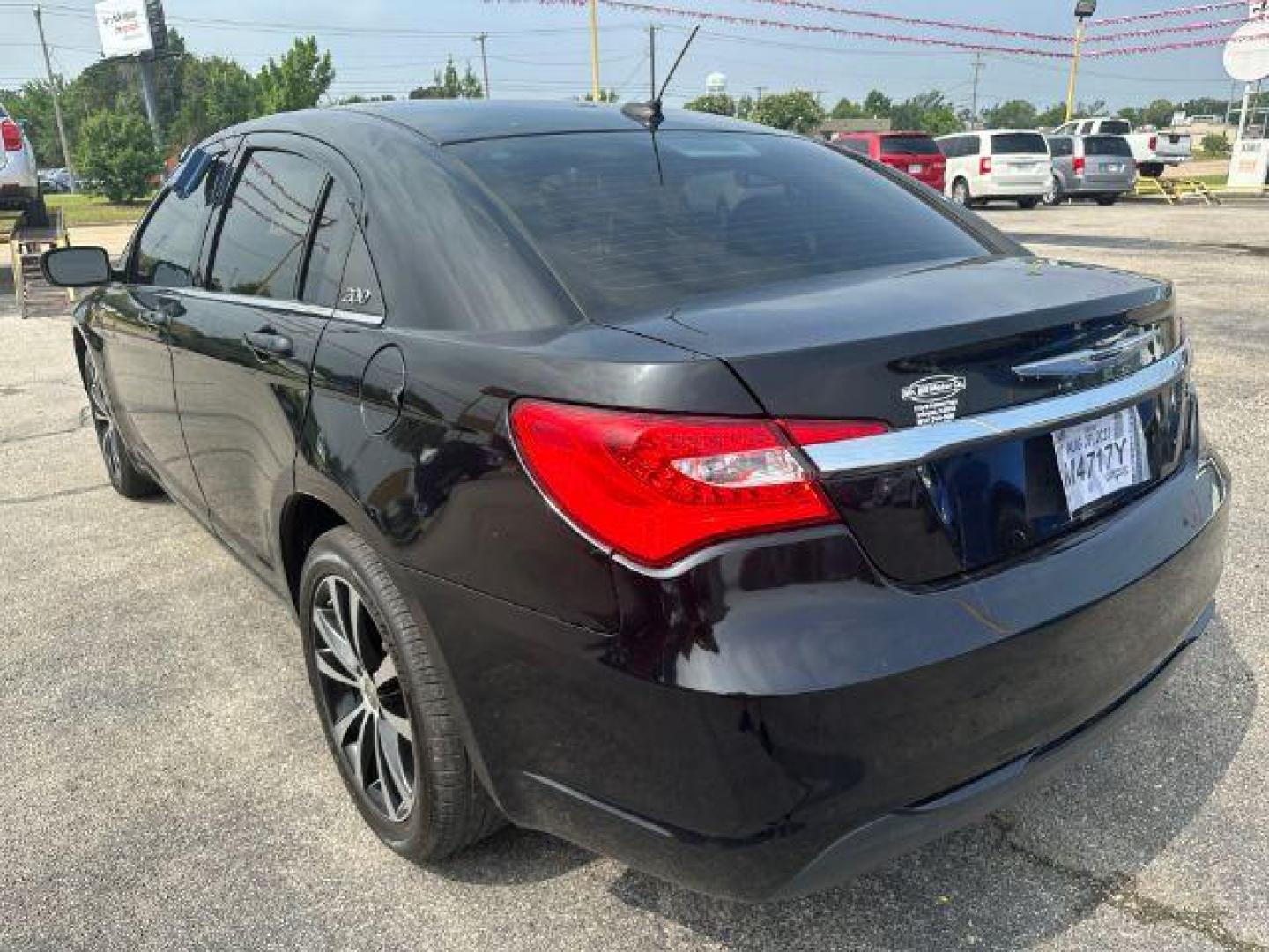 2013 BLACK Chrysler 200 Touring (1C3CCBBB4DN) with an 2.4L L4 DOHC 16V engine, 6-Speed Automatic transmission, located at 2715 W Pioneer Pkwy, Arlington, TX, 76013, (817) 265-9009, 32.710262, -97.153236 - Photo#7