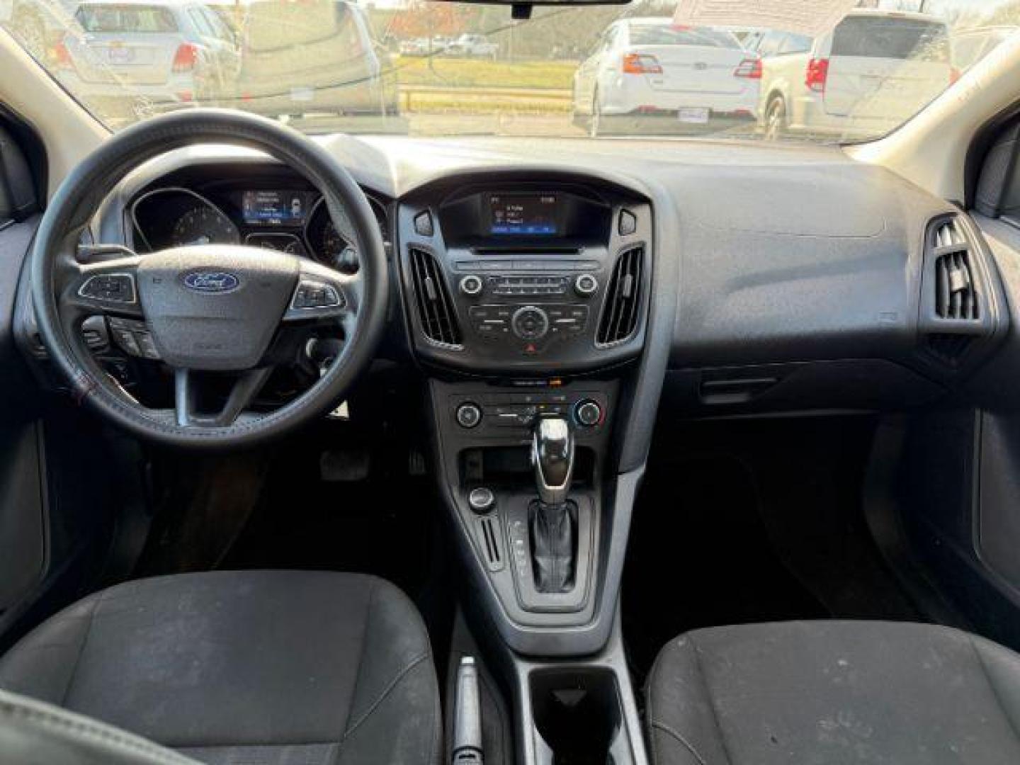 2015 BLACK Ford Focus SE Sedan (1FADP3F20FL) with an 2.0L L4 DOHC 16V engine, located at 2715 W Pioneer Pkwy, Arlington, TX, 76013, (817) 265-9009, 32.710262, -97.153236 - Photo#12