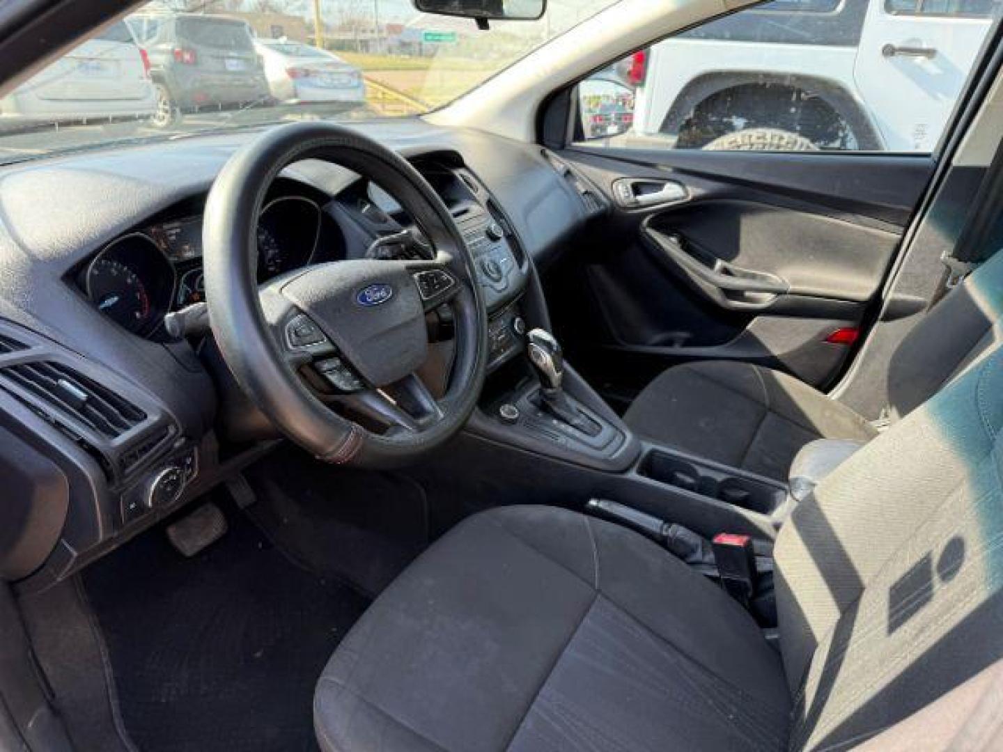 2015 BLACK Ford Focus SE Sedan (1FADP3F20FL) with an 2.0L L4 DOHC 16V engine, located at 2715 W Pioneer Pkwy, Arlington, TX, 76013, (817) 265-9009, 32.710262, -97.153236 - Photo#15