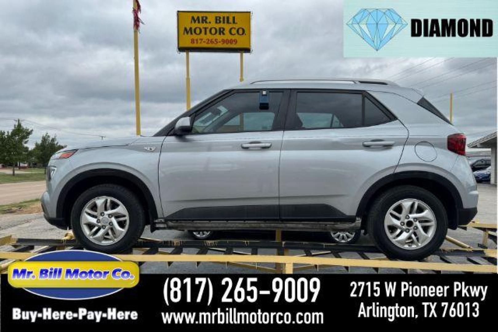 2020 SILVER Hyundai Venue SEL (KMHRC8A31LU) with an 1.6L L4 DOHC 16V engine, 6-Speed Automatic transmission, located at 2715 W Pioneer Pkwy, Arlington, TX, 76013, (817) 265-9009, 32.710262, -97.153236 - Photo#0