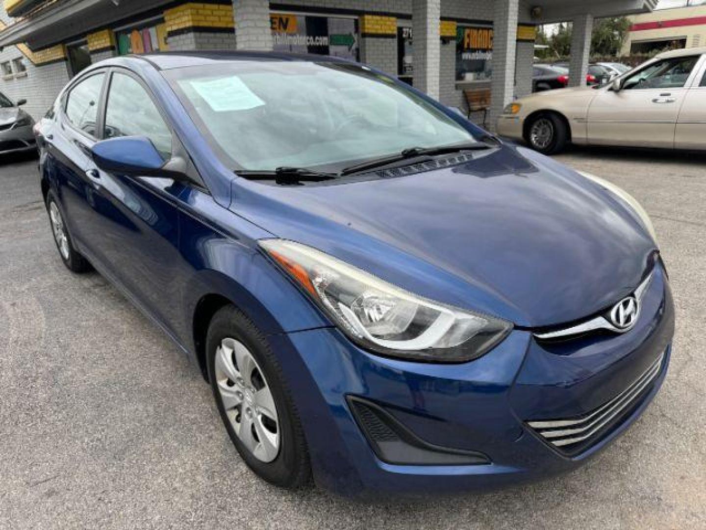 2016 BLUE Hyundai Elantra SE 6AT (5NPDH4AE1GH) with an 1.8L L4 DOHC 16V engine, 6-Speed Automatic transmission, located at 2715 W Pioneer Pkwy, Arlington, TX, 76013, (817) 265-9009, 32.710262, -97.153236 - Photo#4