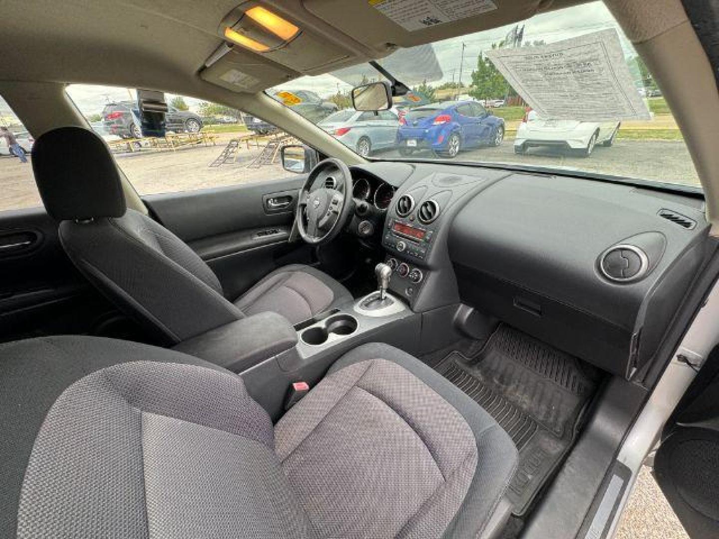 2010 SILVER Nissan Rogue SL 2WD (JN8AS5MT4AW) with an 2.5L L4 DOHC 16V engine, Continuously Variabl transmission, located at 2715 W Pioneer Pkwy, Arlington, TX, 76013, (817) 265-9009, 32.710262, -97.153236 - Photo#11