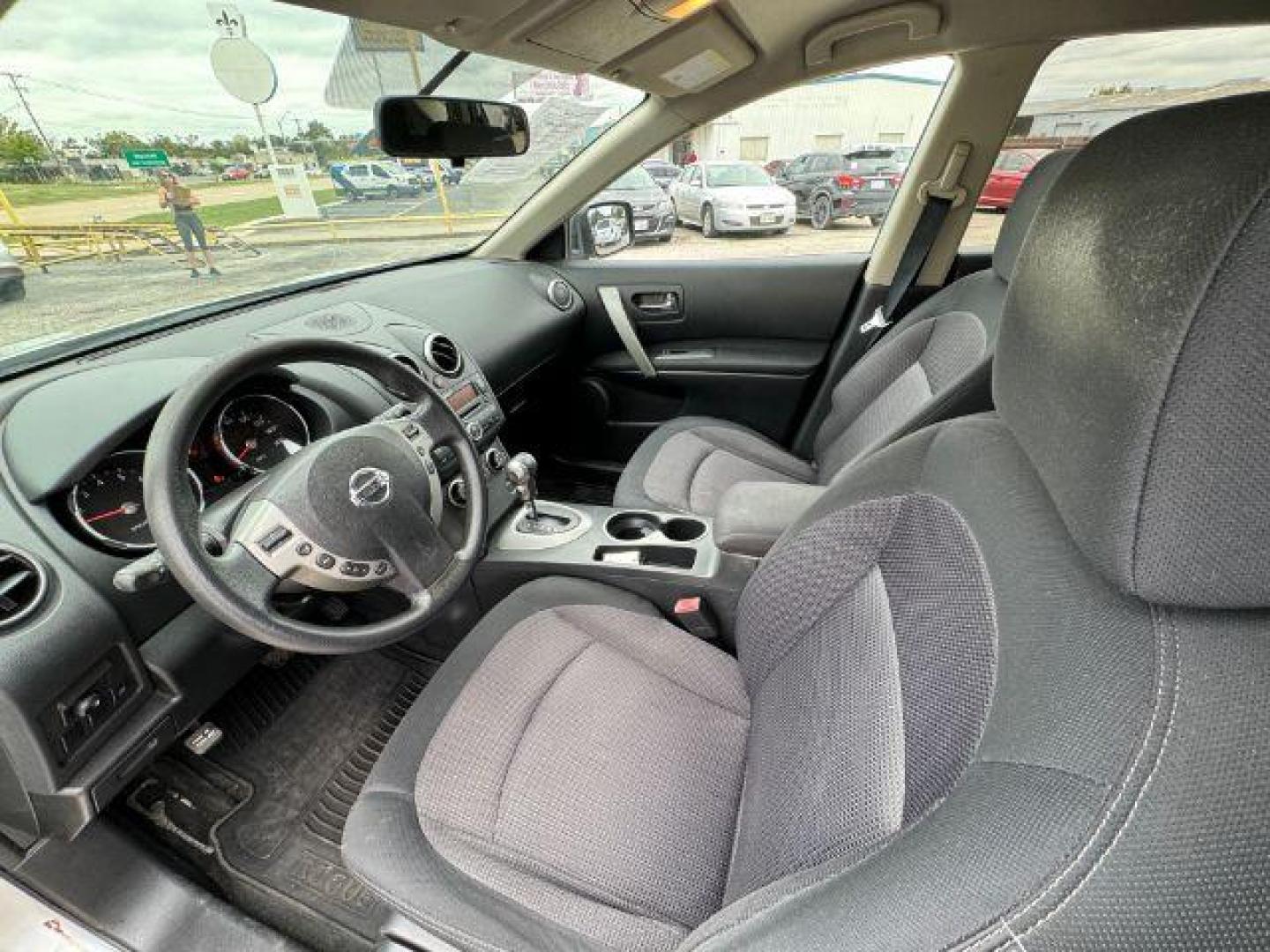 2010 SILVER Nissan Rogue SL 2WD (JN8AS5MT4AW) with an 2.5L L4 DOHC 16V engine, Continuously Variabl transmission, located at 2715 W Pioneer Pkwy, Arlington, TX, 76013, (817) 265-9009, 32.710262, -97.153236 - Photo#14