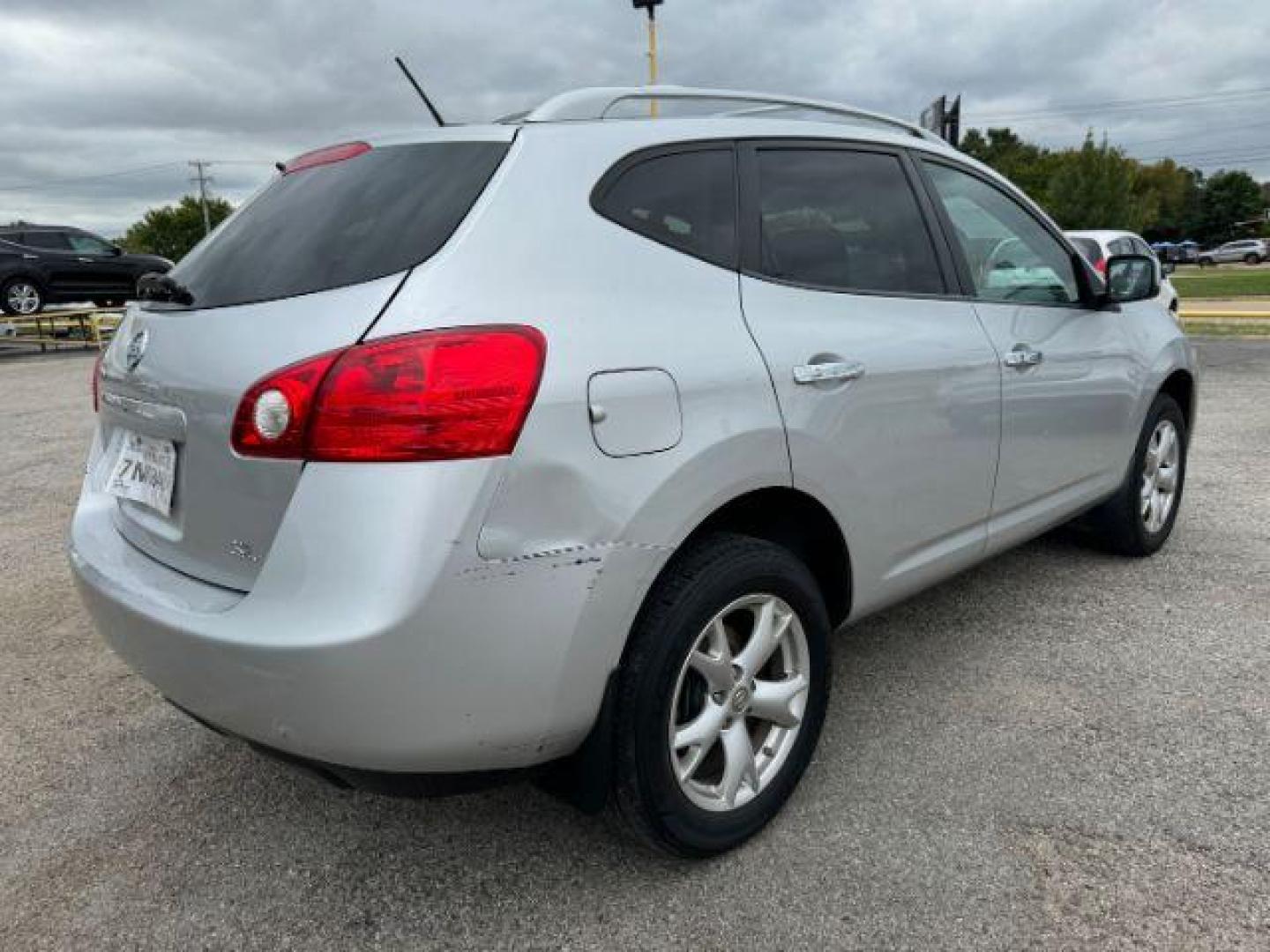 2010 SILVER Nissan Rogue SL 2WD (JN8AS5MT4AW) with an 2.5L L4 DOHC 16V engine, Continuously Variabl transmission, located at 2715 W Pioneer Pkwy, Arlington, TX, 76013, (817) 265-9009, 32.710262, -97.153236 - Photo#7