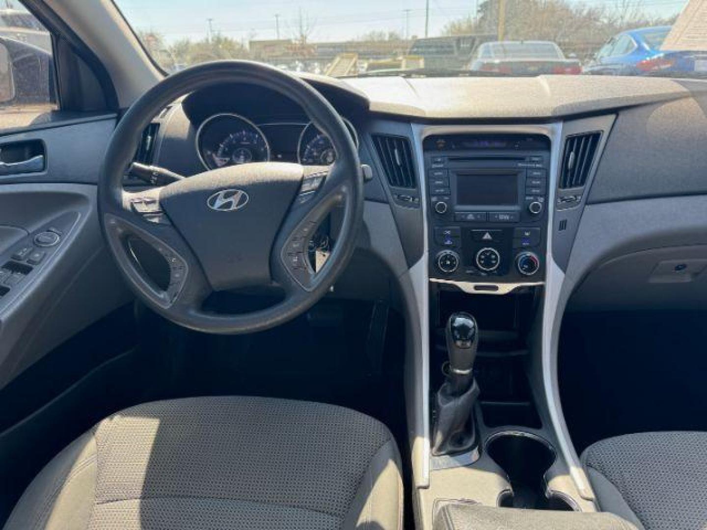 2014 GRAY Hyundai Sonata GLS (5NPEB4AC8EH) with an 2.4L L4 DOHC 16V engine, 6-Speed Automatic transmission, located at 2715 W Pioneer Pkwy, Arlington, TX, 76013, (817) 265-9009, 32.710262, -97.153236 - Photo#13