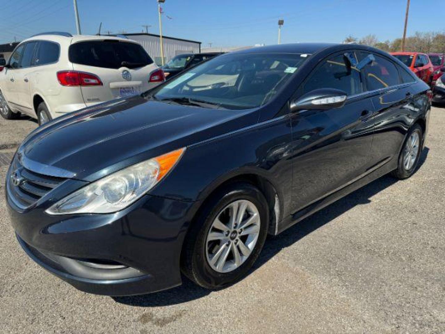 2014 GRAY Hyundai Sonata GLS (5NPEB4AC8EH) with an 2.4L L4 DOHC 16V engine, 6-Speed Automatic transmission, located at 2715 W Pioneer Pkwy, Arlington, TX, 76013, (817) 265-9009, 32.710262, -97.153236 - Photo#3