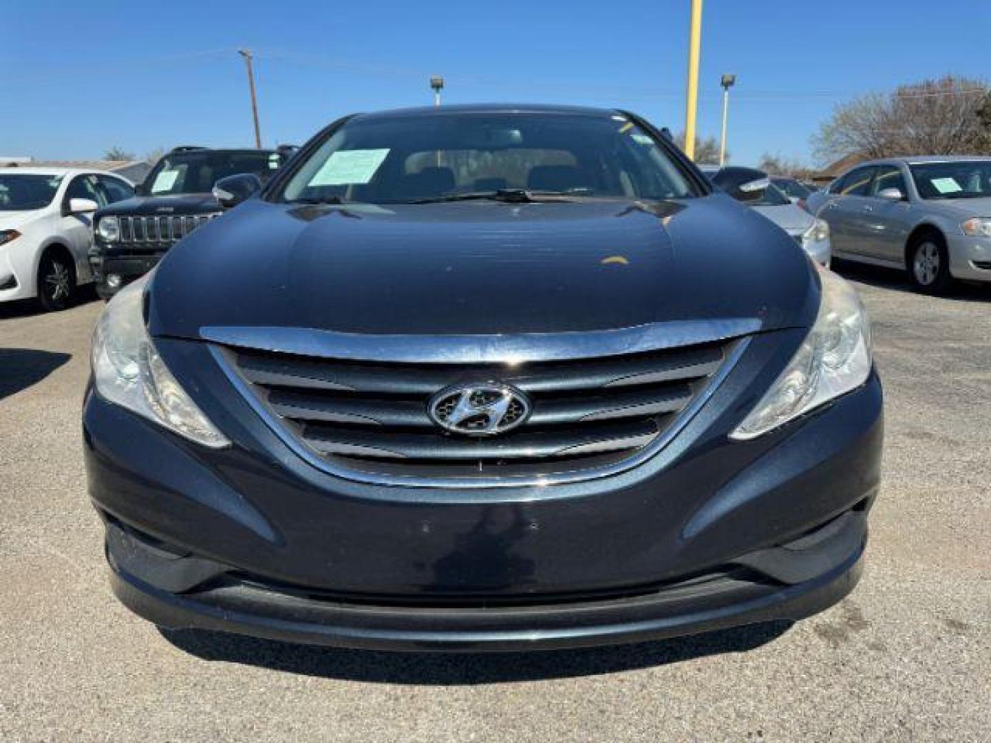 2014 GRAY Hyundai Sonata GLS (5NPEB4AC8EH) with an 2.4L L4 DOHC 16V engine, 6-Speed Automatic transmission, located at 2715 W Pioneer Pkwy, Arlington, TX, 76013, (817) 265-9009, 32.710262, -97.153236 - Photo#4