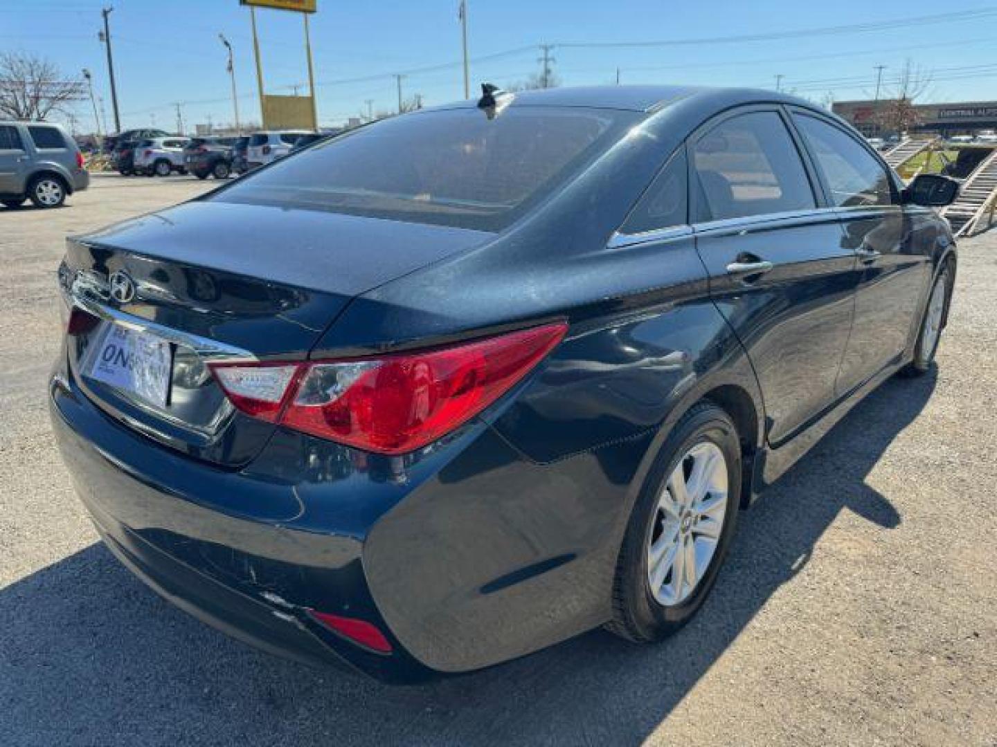 2014 GRAY Hyundai Sonata GLS (5NPEB4AC8EH) with an 2.4L L4 DOHC 16V engine, 6-Speed Automatic transmission, located at 2715 W Pioneer Pkwy, Arlington, TX, 76013, (817) 265-9009, 32.710262, -97.153236 - Photo#6