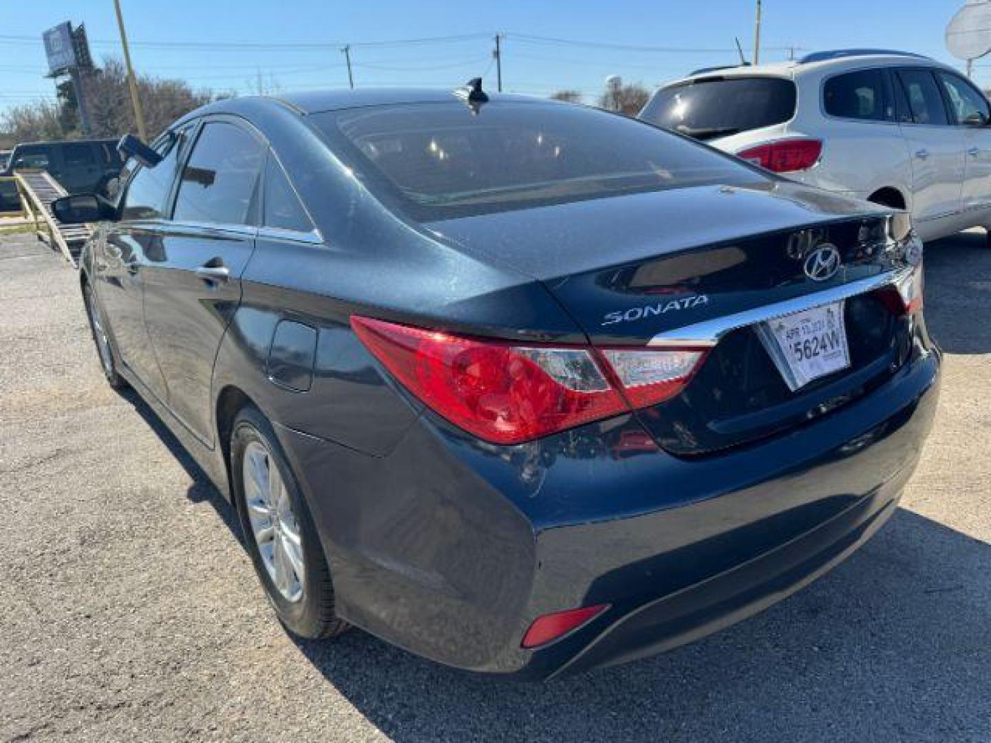 2014 GRAY Hyundai Sonata GLS (5NPEB4AC8EH) with an 2.4L L4 DOHC 16V engine, 6-Speed Automatic transmission, located at 2715 W Pioneer Pkwy, Arlington, TX, 76013, (817) 265-9009, 32.710262, -97.153236 - Photo#8