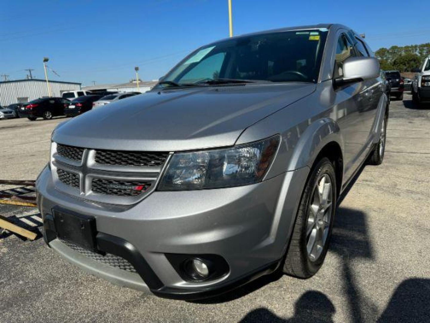 2018 SILVER Dodge Journey GT (3C4PDCEGXJT) with an 3.6L V6 DOHC 24V engine, 6-Speed Automatic transmission, located at 2715 W Pioneer Pkwy, Arlington, TX, 76013, (817) 265-9009, 32.710262, -97.153236 - Photo#3