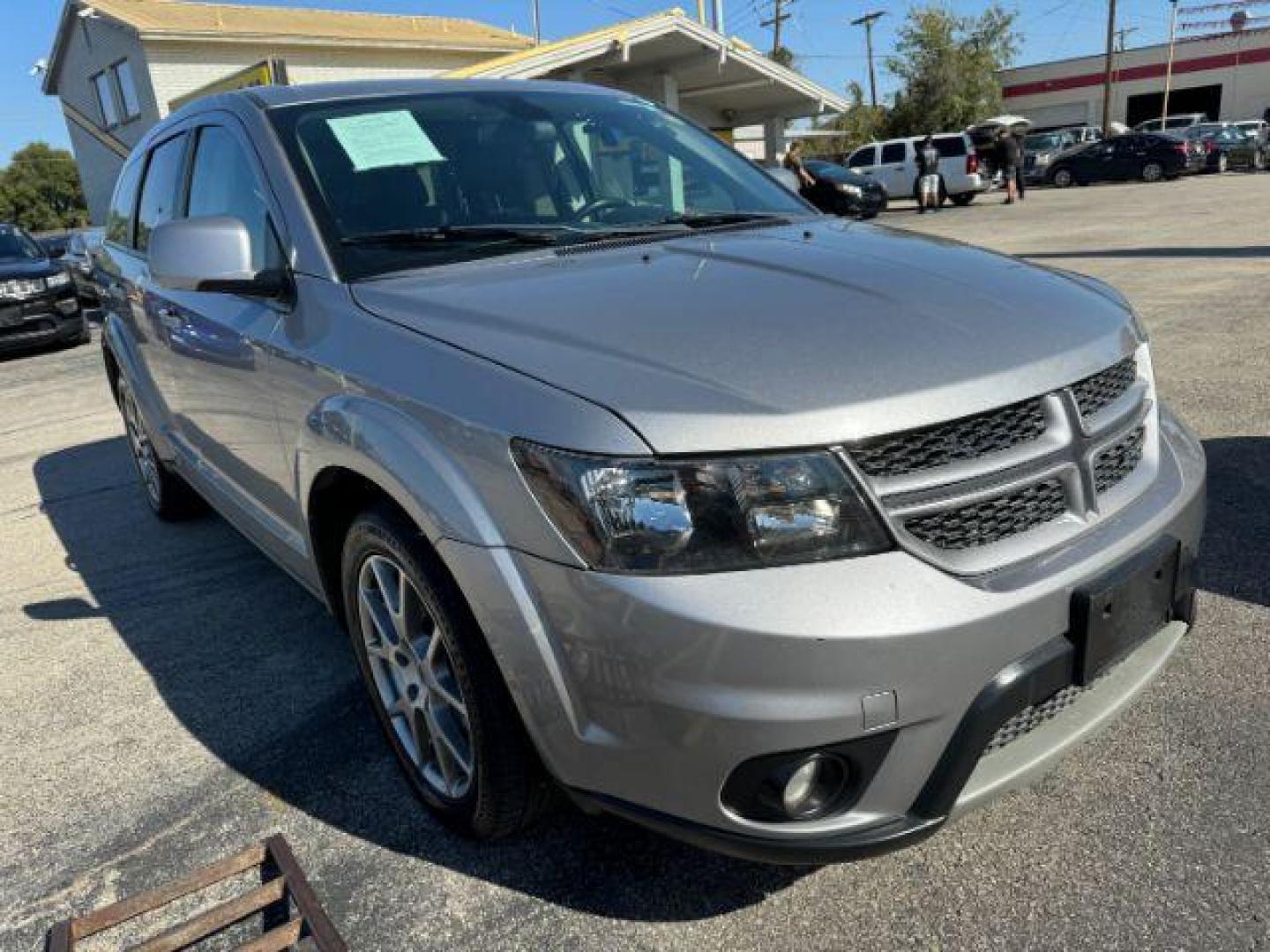 2018 SILVER Dodge Journey GT (3C4PDCEGXJT) with an 3.6L V6 DOHC 24V engine, 6-Speed Automatic transmission, located at 2715 W Pioneer Pkwy, Arlington, TX, 76013, (817) 265-9009, 32.710262, -97.153236 - Photo#5