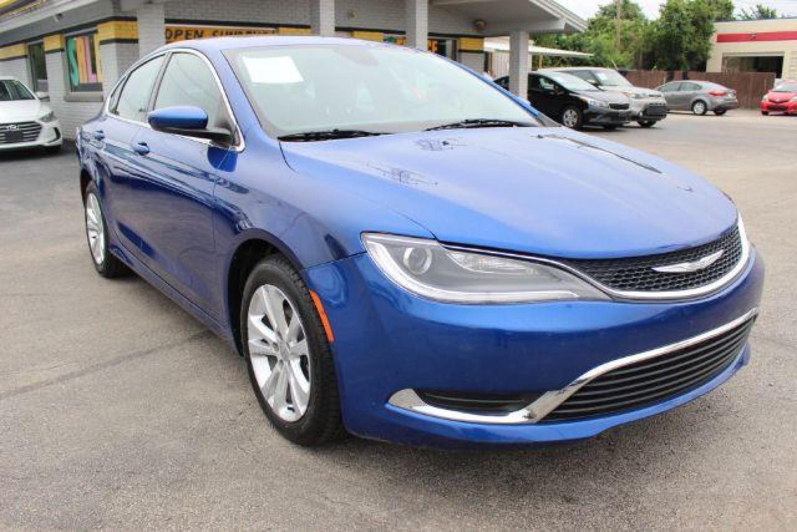 2016 BLUE Chrysler 200 Limited (1C3CCCAB6GN) with an 2.4L L4 DOHC 16V engine, 9-Speed Automatic transmission, located at 2715 W Pioneer Pkwy, Arlington, TX, 76013, (817) 265-9009, 32.710262, -97.153236 - Photo#4