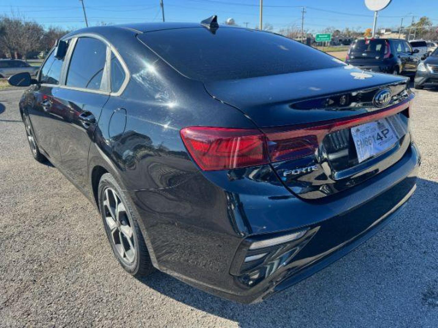 2020 BLACK Kia Forte FE (3KPF24AD3LE) with an 2.0L L4 DOHC 16V engine, Continuously Variable Transmission transmission, located at 2715 W Pioneer Pkwy, Arlington, TX, 76013, (817) 265-9009, 32.710262, -97.153236 - Photo#8