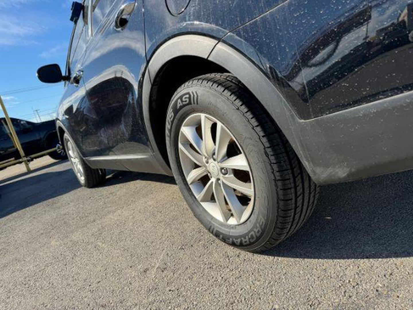 2016 BLACK Kia Sorento L 2WD (5XYPG4A31GG) with an 2.4L L4 DOHC 16V engine, 6-Speed Automatic transmission, located at 2715 W Pioneer Pkwy, Arlington, TX, 76013, (817) 265-9009, 32.710262, -97.153236 - Photo#9