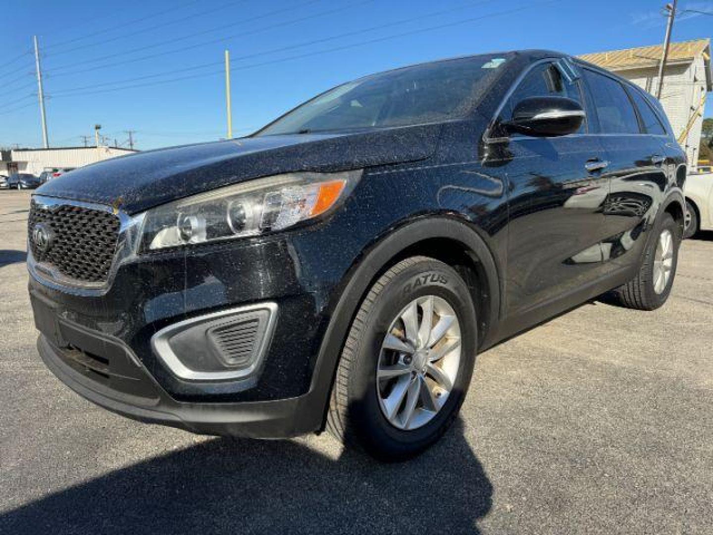 2016 BLACK Kia Sorento L 2WD (5XYPG4A31GG) with an 2.4L L4 DOHC 16V engine, 6-Speed Automatic transmission, located at 2715 W Pioneer Pkwy, Arlington, TX, 76013, (817) 265-9009, 32.710262, -97.153236 - Photo#3