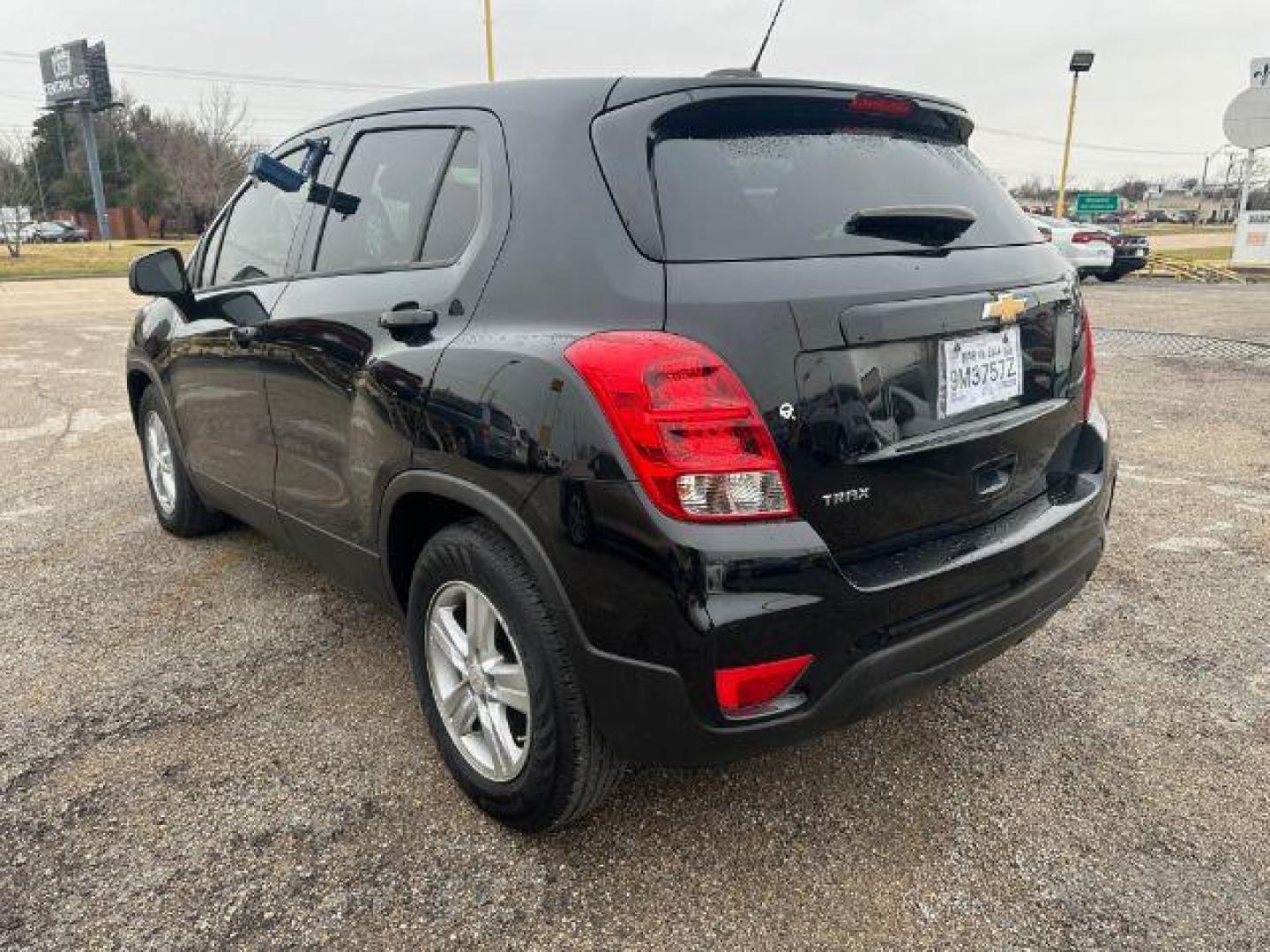 2020 BLACK Chevrolet Trax LS FWD (KL7CJKSB0LB) with an 1.4L L4 DOHC 16V engine, 6-Speed Automatic transmission, located at 2715 W Pioneer Pkwy, Arlington, TX, 76013, (817) 265-9009, 32.710262, -97.153236 - Photo#9