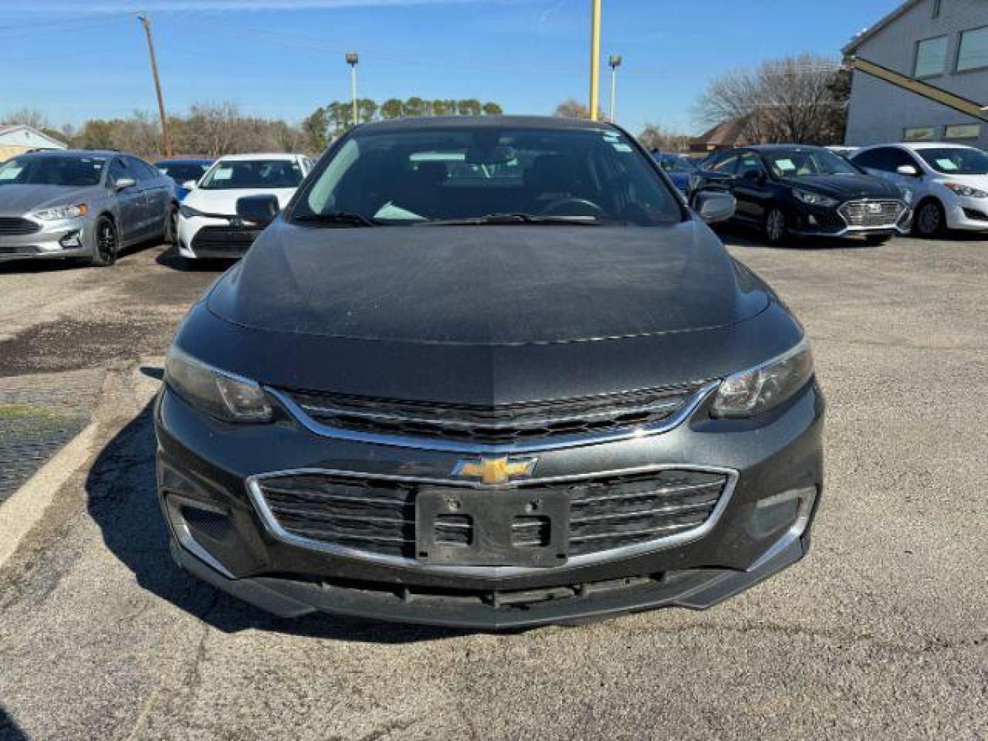 2017 GRAY Chevrolet Malibu 1LT (1G1ZE5ST3HF) with an 1.5L L4 DOHC 16V engine, 6-Speed Automatic transmission, located at 2715 W Pioneer Pkwy, Arlington, TX, 76013, (817) 265-9009, 32.710262, -97.153236 - Photo#4