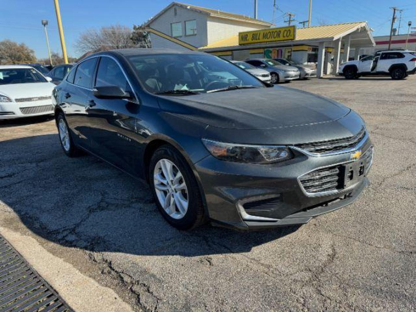 2017 GRAY Chevrolet Malibu 1LT (1G1ZE5ST3HF) with an 1.5L L4 DOHC 16V engine, 6-Speed Automatic transmission, located at 2715 W Pioneer Pkwy, Arlington, TX, 76013, (817) 265-9009, 32.710262, -97.153236 - Photo#5