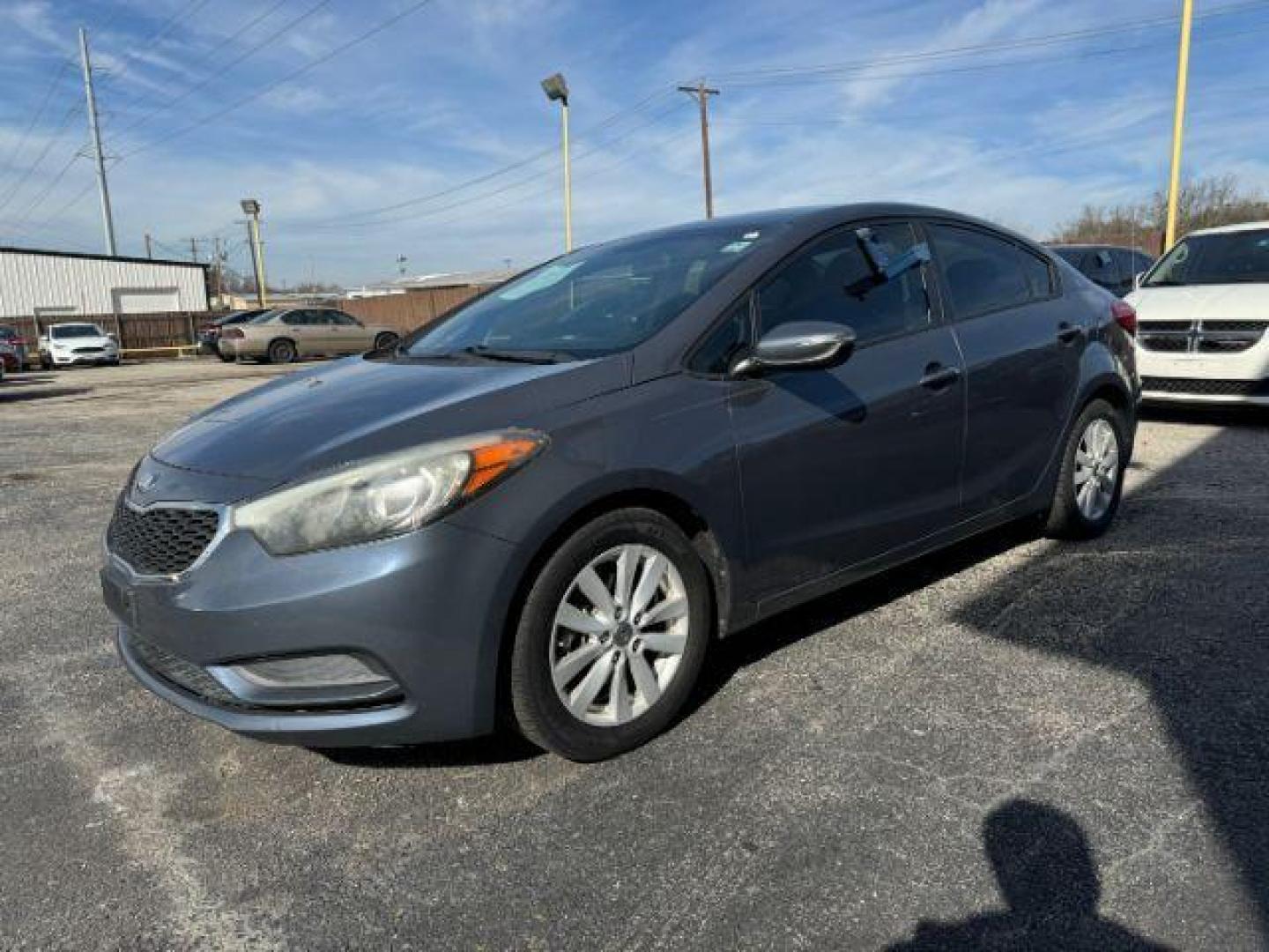 2014 GRAY Kia Forte EX (KNAFX4A65E5) with an 1.8L L4 DOHC 16V engine, 6-Speed Automatic transmission, located at 2715 W Pioneer Pkwy, Arlington, TX, 76013, (817) 265-9009, 32.710262, -97.153236 - Photo#11