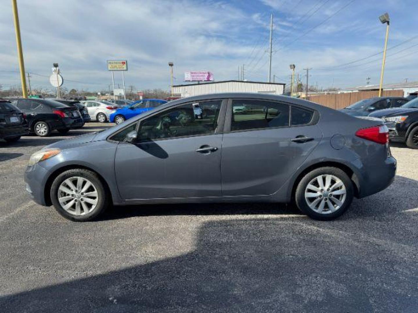 2014 GRAY Kia Forte EX (KNAFX4A65E5) with an 1.8L L4 DOHC 16V engine, 6-Speed Automatic transmission, located at 2715 W Pioneer Pkwy, Arlington, TX, 76013, (817) 265-9009, 32.710262, -97.153236 - Photo#2