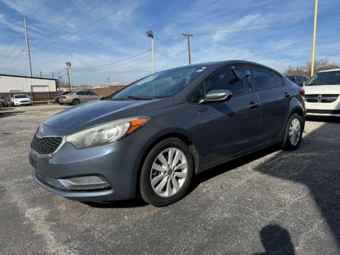 2014 GRAY Kia Forte EX (KNAFX4A65E5) with an 1.8L L4 DOHC 16V engine, 6-Speed Automatic transmission, located at 2715 W Pioneer Pkwy, Arlington, TX, 76013, (817) 265-9009, 32.710262, -97.153236 - Photo#3