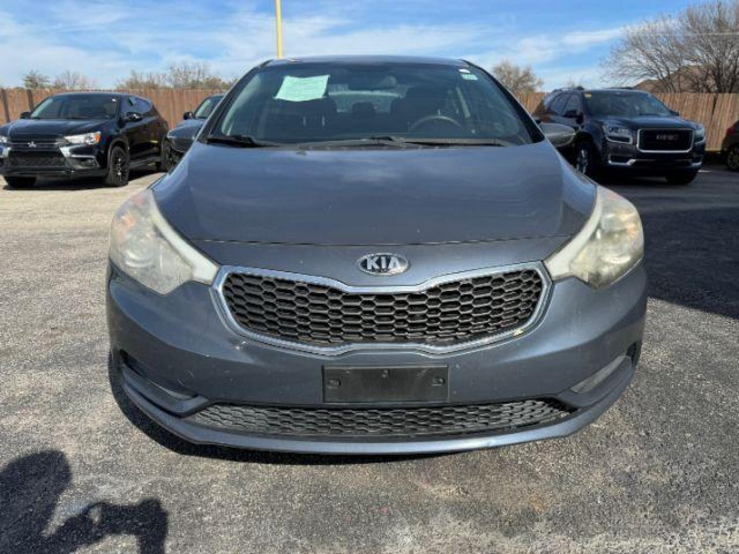 2014 GRAY Kia Forte EX (KNAFX4A65E5) with an 1.8L L4 DOHC 16V engine, 6-Speed Automatic transmission, located at 2715 W Pioneer Pkwy, Arlington, TX, 76013, (817) 265-9009, 32.710262, -97.153236 - Photo#4