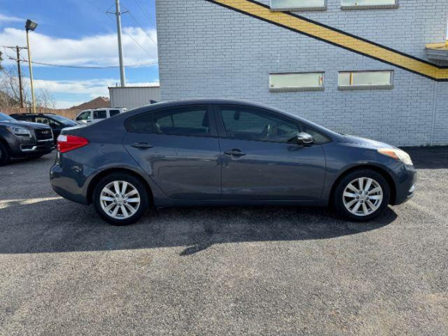 2014 GRAY Kia Forte EX (KNAFX4A65E5) with an 1.8L L4 DOHC 16V engine, 6-Speed Automatic transmission, located at 2715 W Pioneer Pkwy, Arlington, TX, 76013, (817) 265-9009, 32.710262, -97.153236 - Photo#6