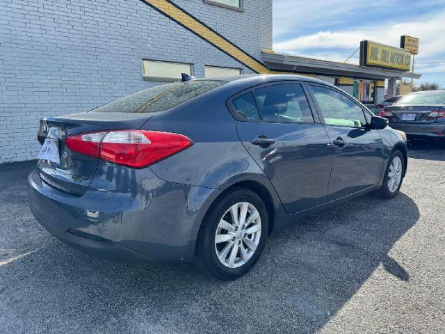 2014 GRAY Kia Forte EX (KNAFX4A65E5) with an 1.8L L4 DOHC 16V engine, 6-Speed Automatic transmission, located at 2715 W Pioneer Pkwy, Arlington, TX, 76013, (817) 265-9009, 32.710262, -97.153236 - Photo#7