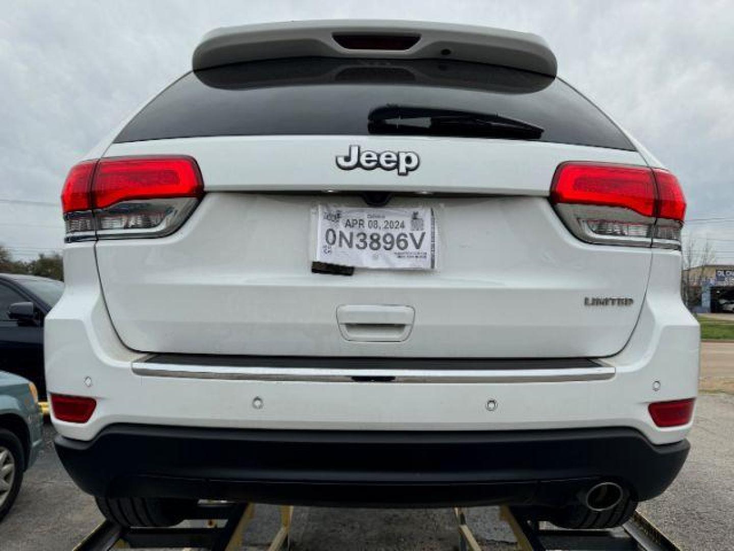 2016 WHITE Jeep Grand Cherokee Limited 2WD (1C4RJEBG1GC) with an 3.6L V6 DOHC 24V engine, 8-Speed Automatic transmission, located at 2715 W Pioneer Pkwy, Arlington, TX, 76013, (817) 265-9009, 32.710262, -97.153236 - Photo#6