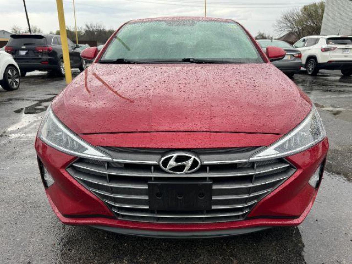 2019 Red Hyundai Elantra SE 6AT (KMHD74LF4KU) with an 1.8L L4 DOHC 16V engine, 6-Speed Automatic transmission, located at 2715 W Pioneer Pkwy, Arlington, TX, 76013, (817) 265-9009, 32.710262, -97.153236 - Photo#4