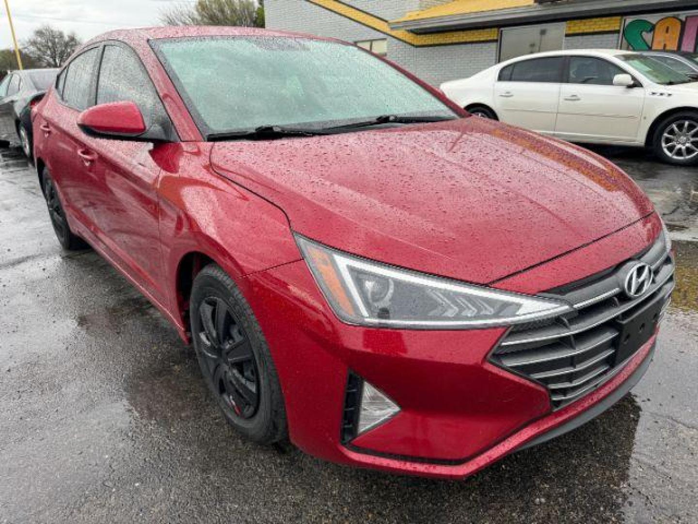 2019 Red Hyundai Elantra SE 6AT (KMHD74LF4KU) with an 1.8L L4 DOHC 16V engine, 6-Speed Automatic transmission, located at 2715 W Pioneer Pkwy, Arlington, TX, 76013, (817) 265-9009, 32.710262, -97.153236 - Photo#5