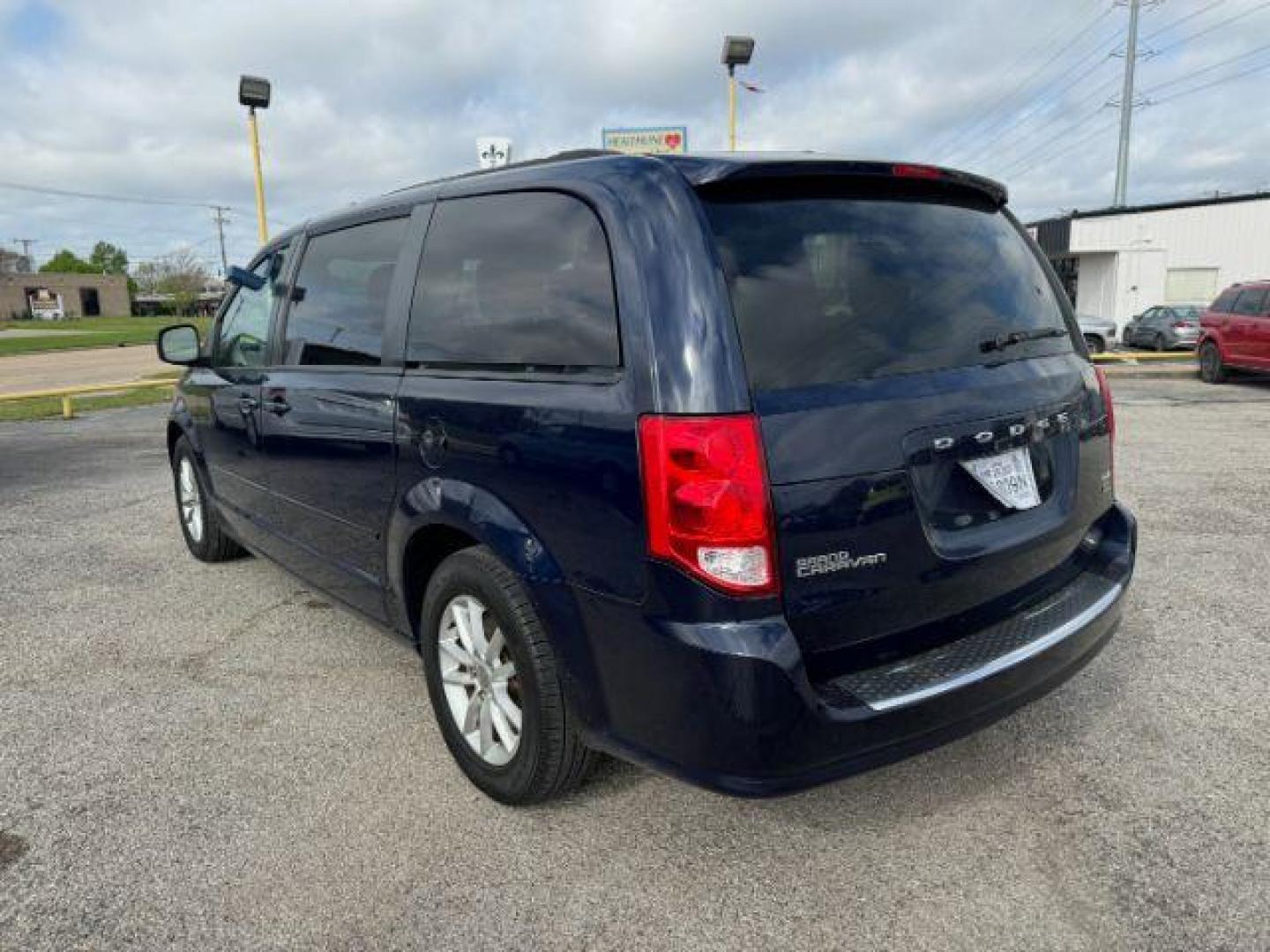 2016 BLUE Dodge Grand Caravan SXT (2C4RDGCG6GR) with an 3.6L V6 DOHC 24V engine, 6-Speed Automatic transmission, located at 2715 W Pioneer Pkwy, Arlington, TX, 76013, (817) 265-9009, 32.710262, -97.153236 - Photo#9