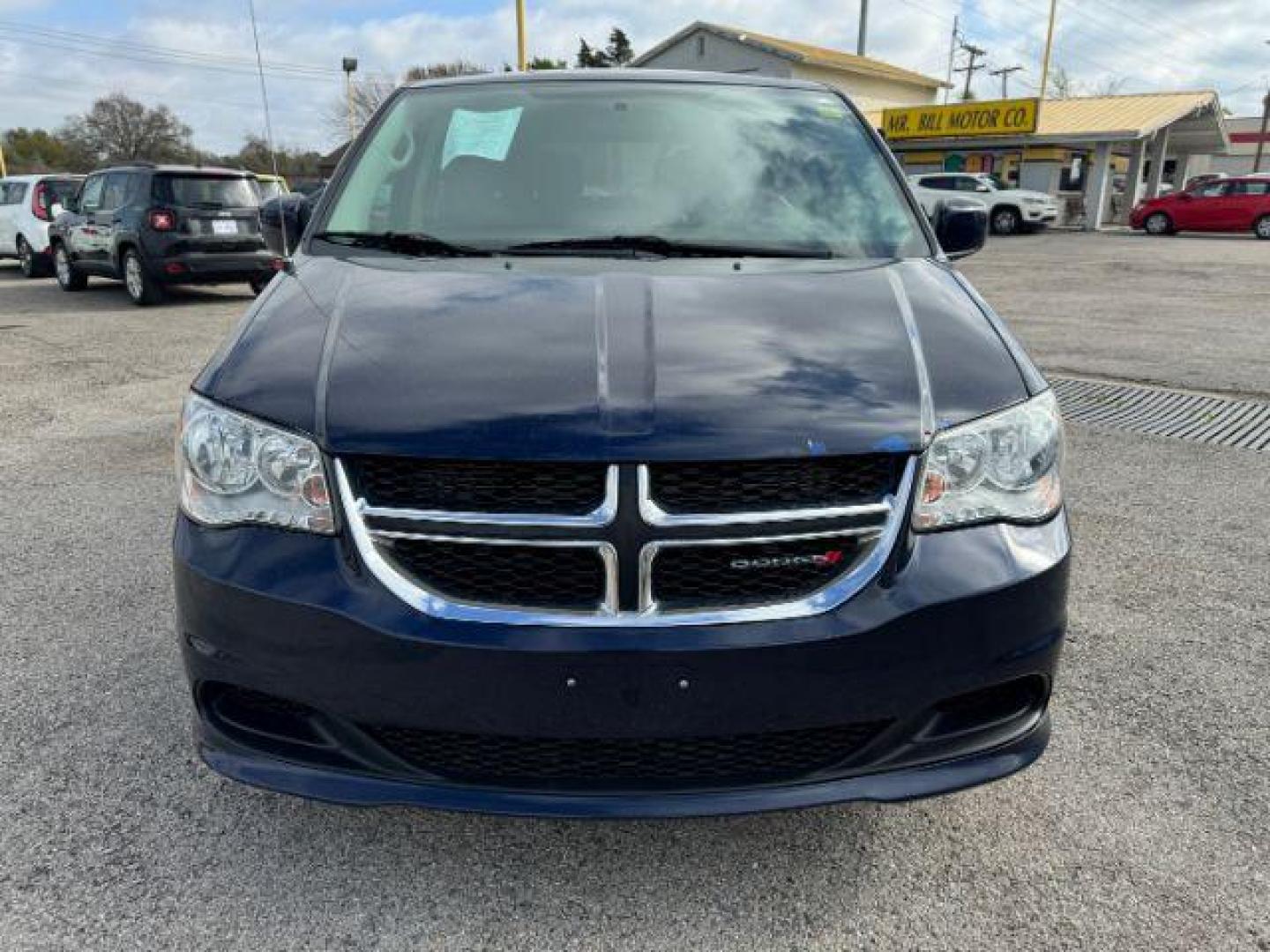 2016 BLUE Dodge Grand Caravan SXT (2C4RDGCG6GR) with an 3.6L V6 DOHC 24V engine, 6-Speed Automatic transmission, located at 2715 W Pioneer Pkwy, Arlington, TX, 76013, (817) 265-9009, 32.710262, -97.153236 - Photo#4