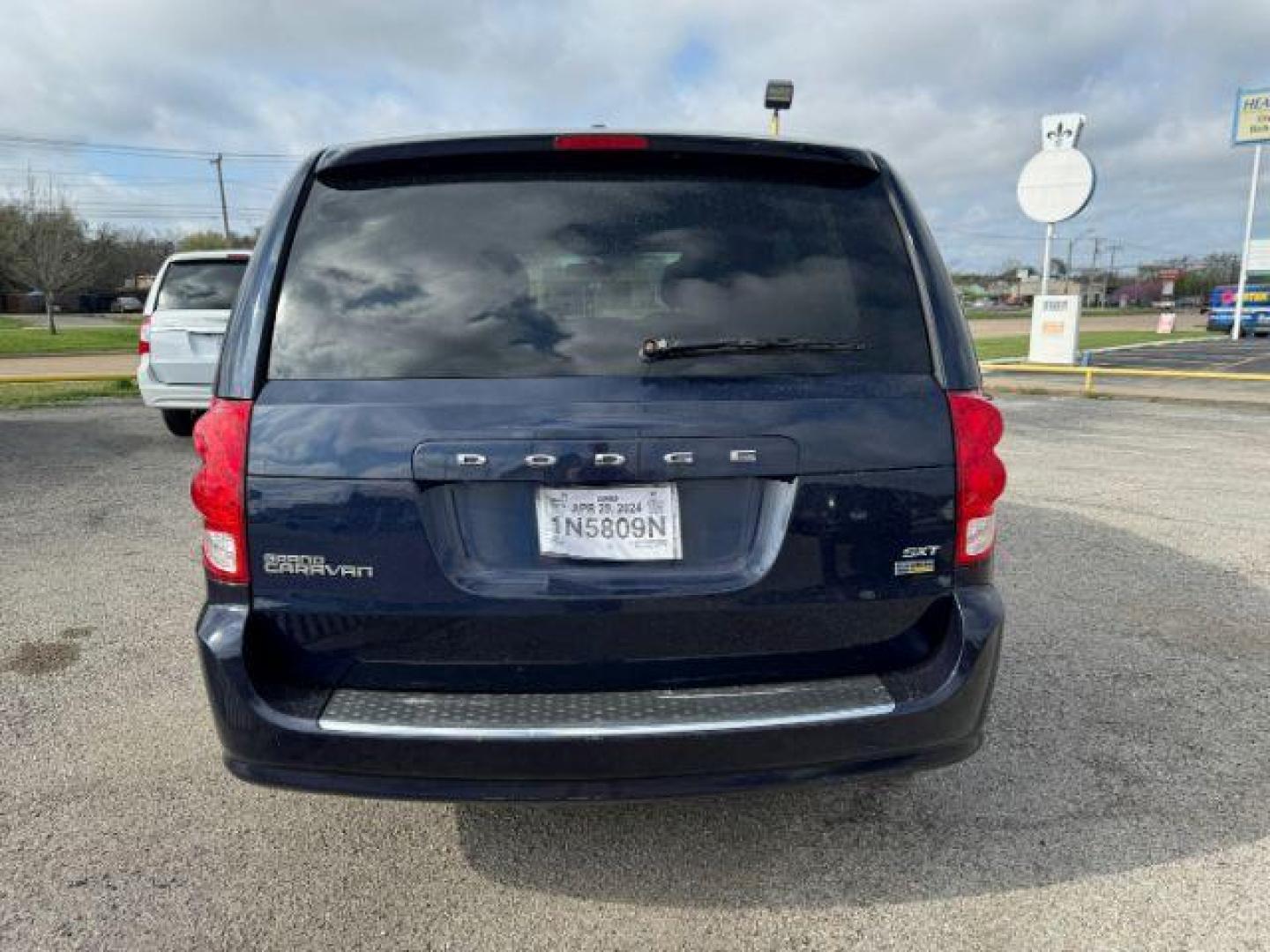 2016 BLUE Dodge Grand Caravan SXT (2C4RDGCG6GR) with an 3.6L V6 DOHC 24V engine, 6-Speed Automatic transmission, located at 2715 W Pioneer Pkwy, Arlington, TX, 76013, (817) 265-9009, 32.710262, -97.153236 - Photo#8