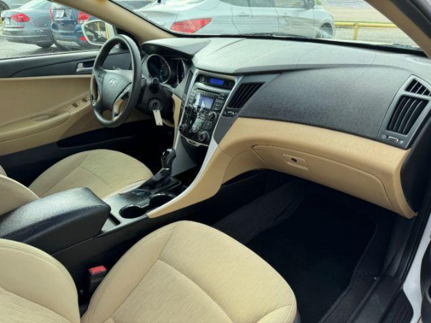 2012 WHITE Hyundai Sonata GLS Auto (5NPEB4AC6CH) with an 2.4L L4 DOHC 16V engine, 6-Speed Automatic transmission, located at 2715 W Pioneer Pkwy, Arlington, TX, 76013, (817) 265-9009, 32.710262, -97.153236 - Photo#14