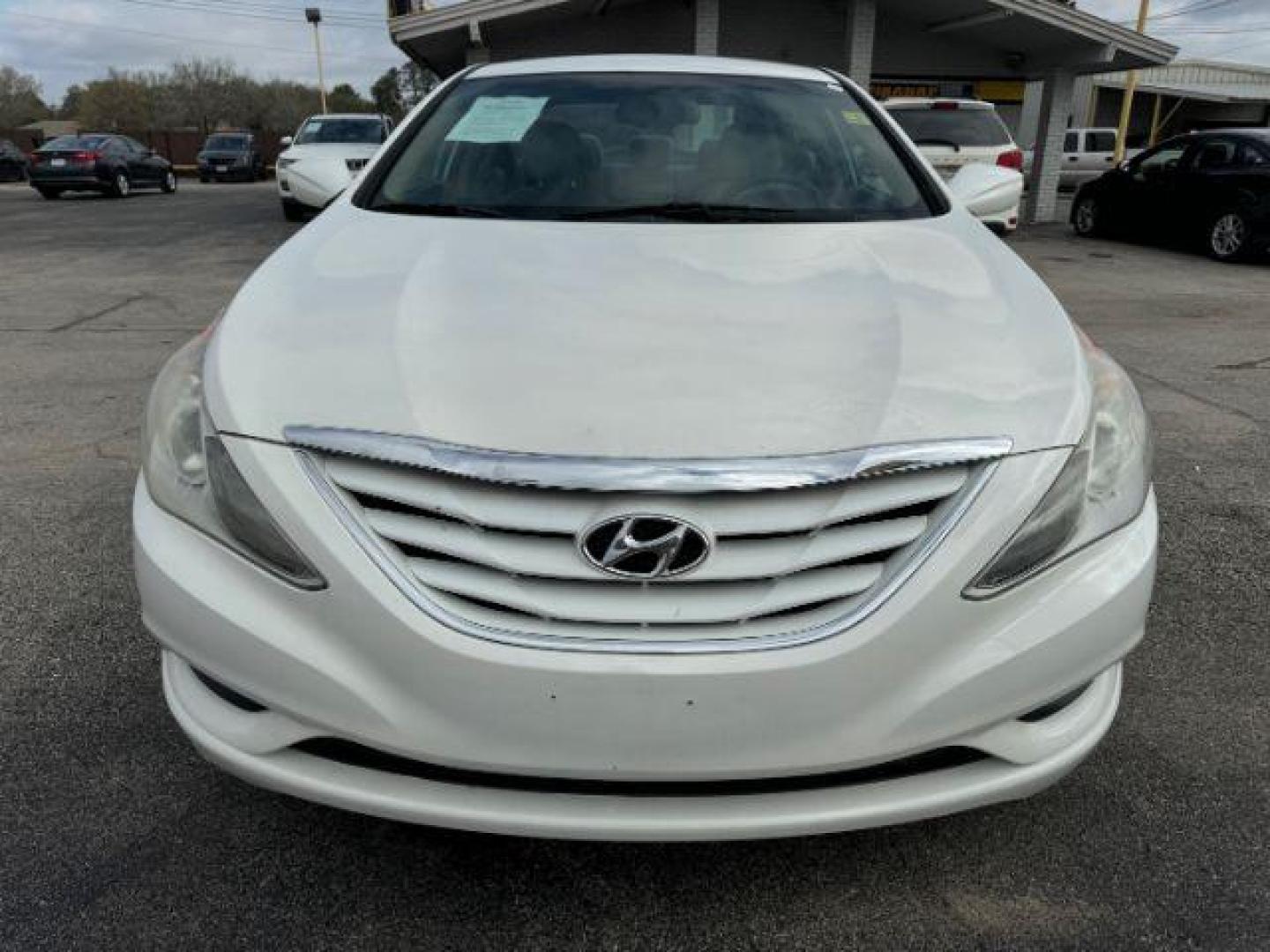 2012 WHITE Hyundai Sonata GLS Auto (5NPEB4AC6CH) with an 2.4L L4 DOHC 16V engine, 6-Speed Automatic transmission, located at 2715 W Pioneer Pkwy, Arlington, TX, 76013, (817) 265-9009, 32.710262, -97.153236 - Photo#4